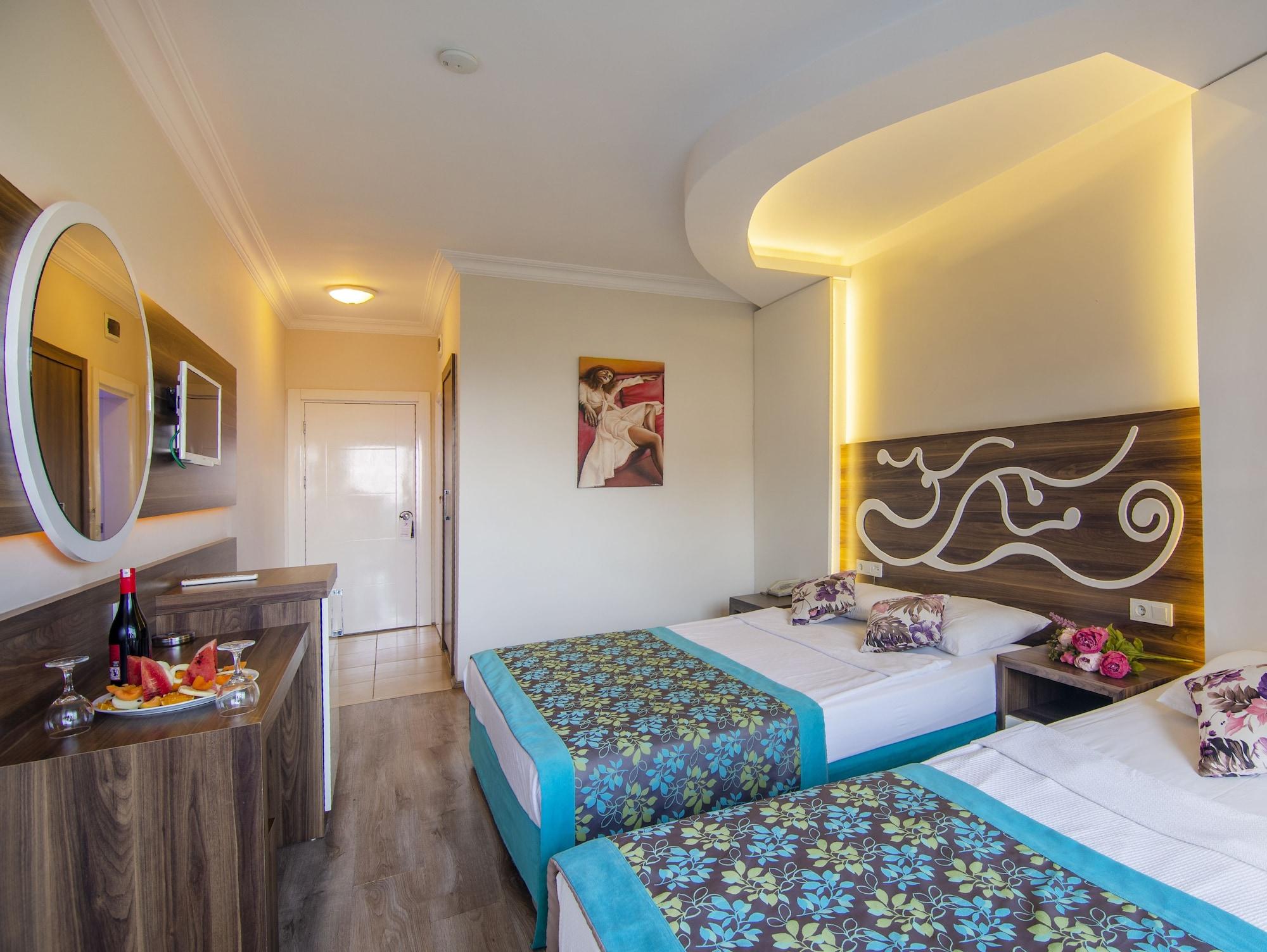 Kleopatra Blue Hawai Hotel Alanya Exterior photo
