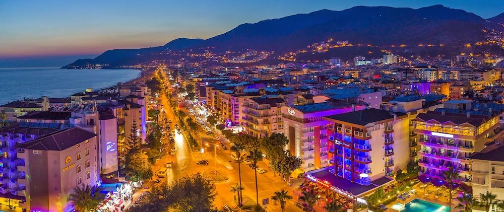 Kleopatra Blue Hawai Hotel Alanya Exterior photo